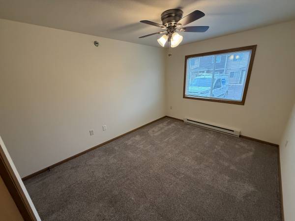 $995 / 2br - 900ft2 - 2 Bed Townhouse - 150 Terrence St. #4 - Available November 2025 (Eau Claire)63845958892035123