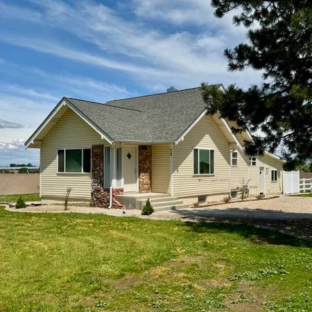 Spacious 4 Bed/2 Bath Single Family Home in Nampa - $2400/mo 1
