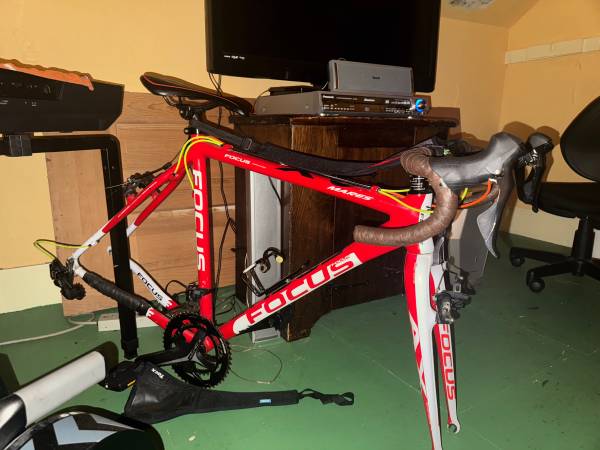 2013 Focus Mares 51cm Frameset with New 11 Speed Shimano 105 Mechanica 1