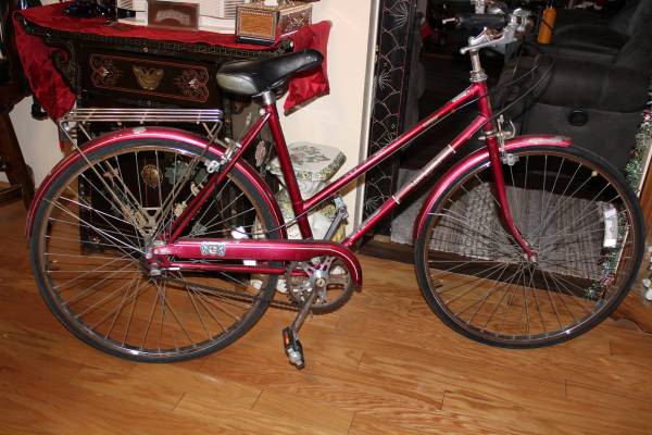 Street Bike. Free Spirit (Mtn Royal) bike 1