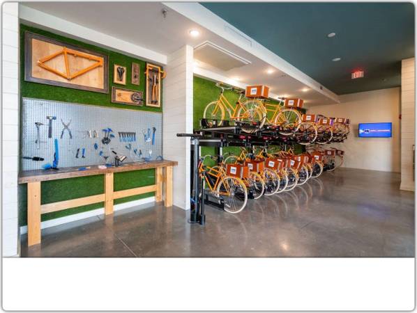 $1,730 / 1br - 750ft2 - Now accepting applications! Amazing 1 bed, 1 bath in Nashville! (Nashville - One Hundred Oaks Mall)63680301477251121