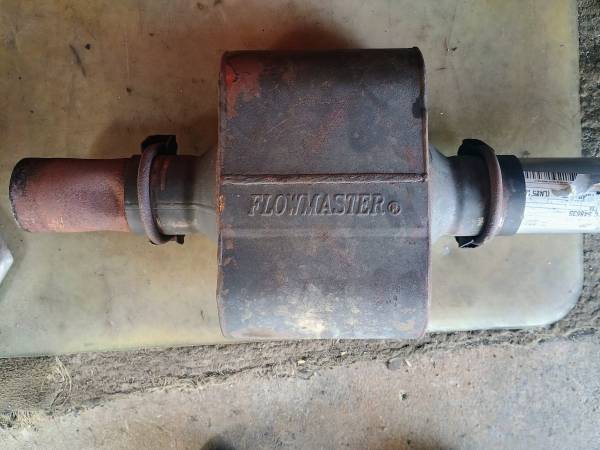 small 6-1/2" flowmaster muffler 1
