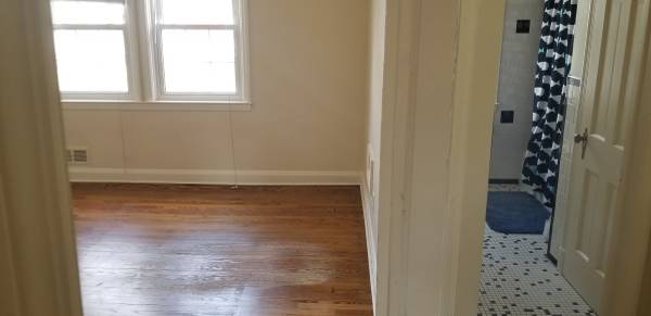 $800 / 184ft2 - Room in Catonsville for rent Utils included, no pets (Catonsville)63860574101121122