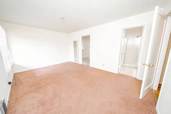 $1,160 / 2br - Apartamento de 2 dormitorios en planta baja en el muy codiciado Los Gatos. (200 Towne Ter #6 Los Gatos, CA)63671973543425121
