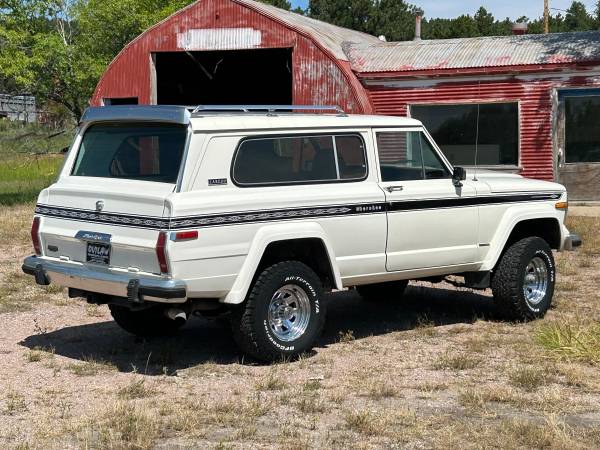 1983 JEEP CHEROKEE LAREDO LS-3 INTERCAMBIO - $40,000 (NEWCASTLE)63442903903873123