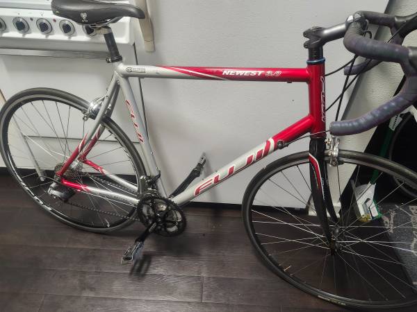 58CM Fuji 3.0 newest road bike - $200 (Portland)63471265362177123