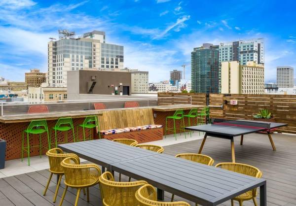$3,492 / 2br - 1115ft2 - 2 BR ,2 BA apartment near 12th St BART in Downtown Oakland (oakland downtown)63824664689155124
