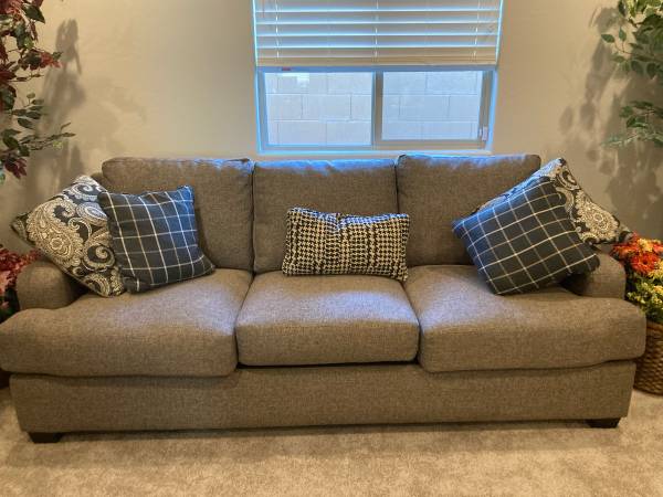 Couch Ashley 6 1/2’ L Black  & White Tweed 1