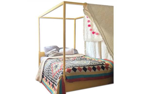 Queen Canopy Bed — Solid Pine — Lovely! 1