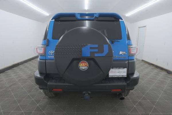 2008 Toyota FJ Cruiser Utilitario Deportivo 2D - $16,995 (Toyota FJ Cruiser Sedán)63470769290881124