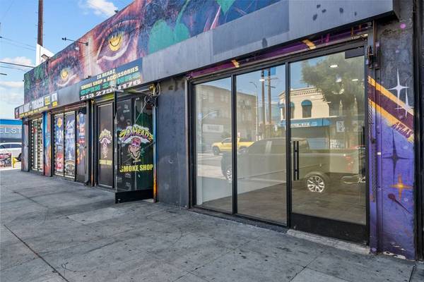 TATOO SHOP/CREATIVE SHOWROOM/CAFE/BARBERSHOP/NAIL SALON/ RETAIL SPACE 1