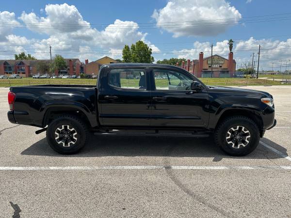 Toyota Tacoma 2018 - $17,800 (Alief)63622178196993121