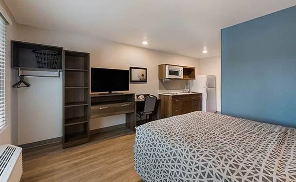 $1,500 / 1br - Laundry, 100% Smoke Free Hotel, Sofa (11530 Lakeridge Pkwy, Ashland, VA)64027113562114120