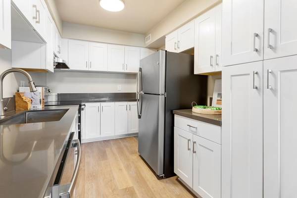 $3,389 / 3br - 1242ft2 - Ceiling Fans in the Dining Room, Air Conditioning, 3B/2B (5807 Topanga Canyon Blvd, Woodland Hills, CA)63912984601091124
