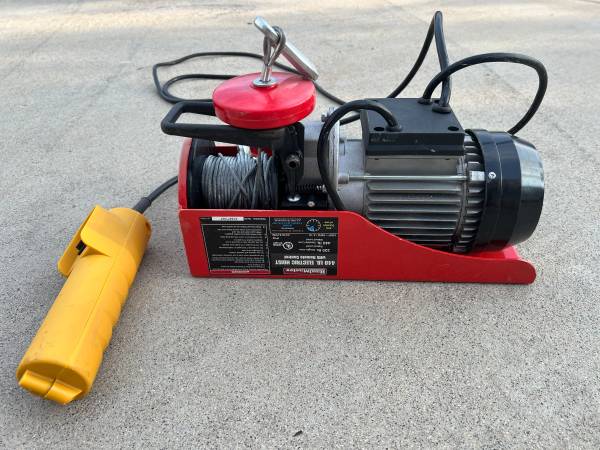 440 lb Electric Hoist with Remote Control – Good Condition 1