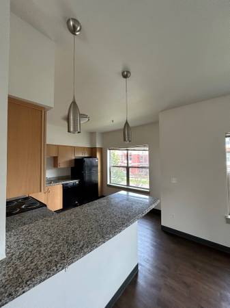 $1,900 / 3br - 1310ft2 - 3 Bedroom 1.5 Bathroom! Coming 11/01/2025! $1900!63977278172035120