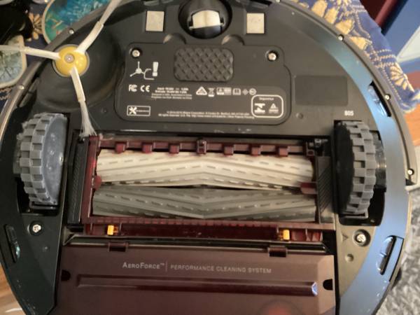 IROBOT ROOMBA - $35 (STATHAM)62931764226563122