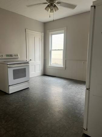 $2,250 / 3br - 1st Floor 3 Bedroom ready for move in (Manchester NH)63931659043842124
