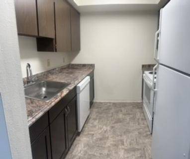 $1,600 / 3br - 1100ft2 - One Month free + $500 Giftcard Convenient Location by Bus Route63787014736771123