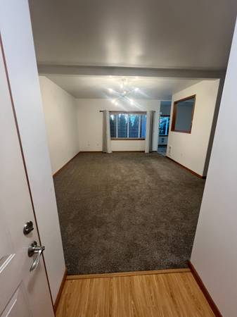 $1,825 / 2br - 1503ft2 - HALF OFF 1ST MONTH'S RENT,  2 Bed/2 Bath Condo W/attached Garage (Sumas)63920959144579122