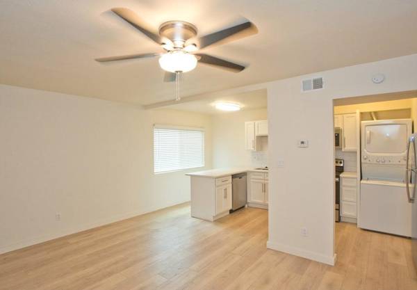 $979 / 1br - 630ft2 - Refrigerator, Disposal, Dishwasher, Patio/Balcony64024990610947120