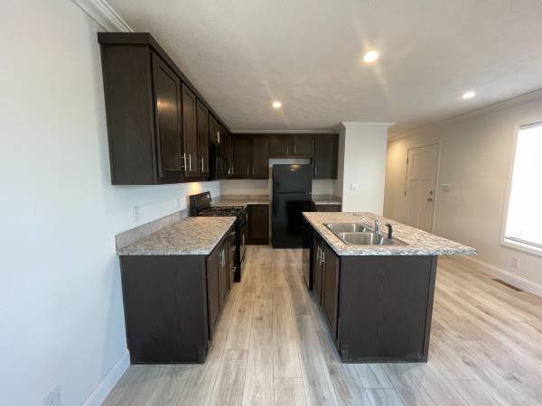 $109,900 / 3br - 1056ft2 - ¡ESPECIAL! Casi una casa nueva - Comunidad de 55+ (Colorado Springs)64151629573122123