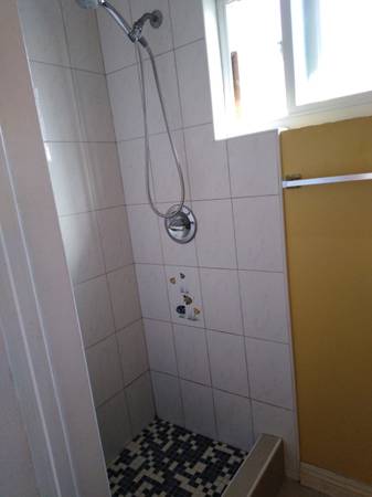 $1,300 / 1br - 220ft2 - One Room for Rent (EL MONTE)63818727532673124