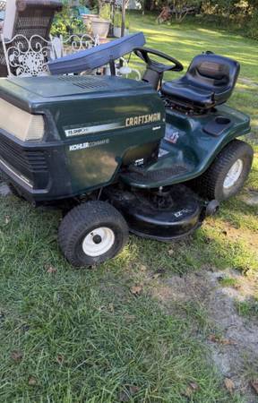 Tractor lt1000 1