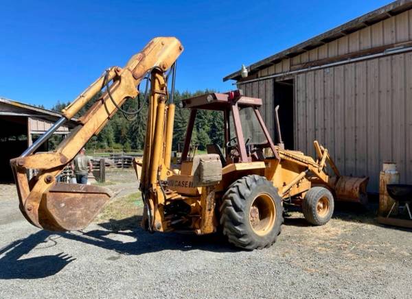 Super E580 Case Backhoe 1