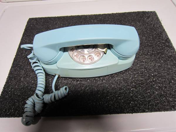 VINTAGE PRINCESS ROTATRY PHONE 1