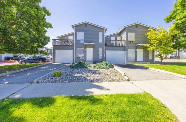 $2,049 / 3br - 1100ft2 - MOVE IN SPECIAL! 3 Bedroom, 1.5 Bath Townhome w/ Garage! (Wenatchee)63851169936513120