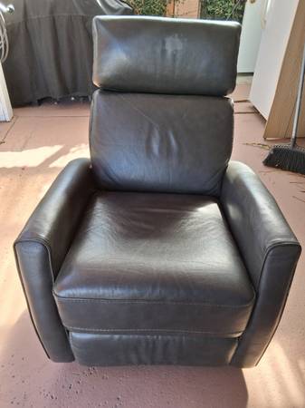 RECLINER FOR SALE 1