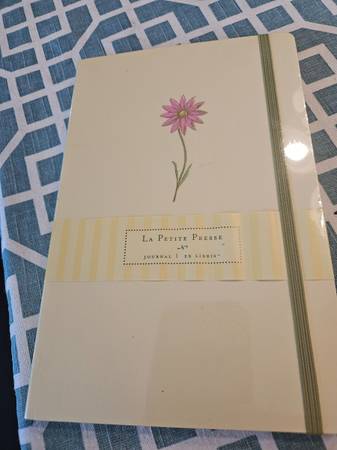 LA PETITE PRESSE JOURNAL  EX LIBRIS NEW SEALED PINK FLOWER 1