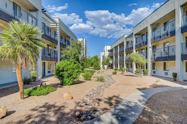 Close to Freeway, Sparkling pool and spa, Copy and Fax Services 1