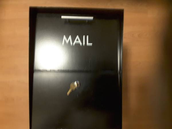 Large mail box 1
