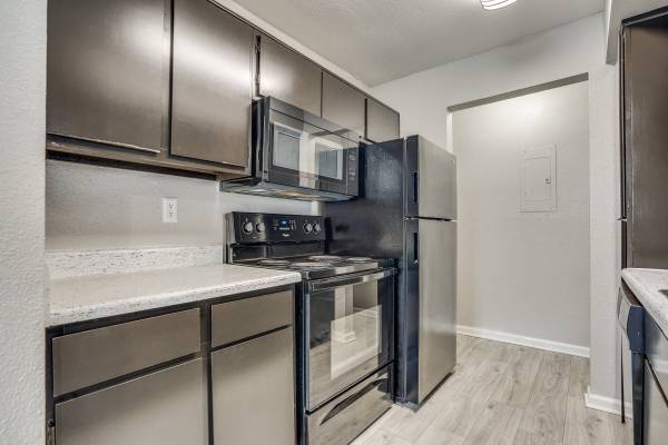 $965 / 1br - 600ft2 - Air Conditioning, Courtyard View, 1bd 1ba (2804 Belt Line Road, Garland, TX)63796375299587120