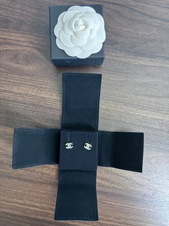 Chanel double c earring 1