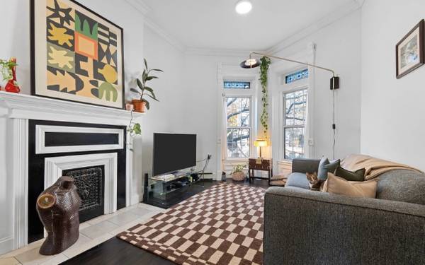 $1,898,000 / 5br - 3002ft2 - ELEGANT TWO FAMILY (New York)63945497908611123