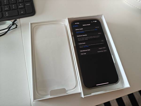 iPhone 16 Pro Max 256gb fully unlocked like new 1