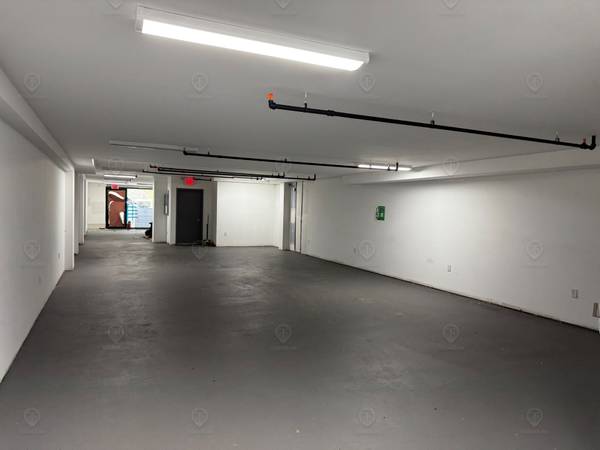 $5,000 / 2000ft2 - En alquiler | Instalación comunitaria recién renovada con fachada de vidrio (Brooklyn)63854290570753123