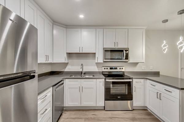 $1429.00 / 1br - 650ft2 - Capitol Hill Stunner — 1 Month Free63670972946563120