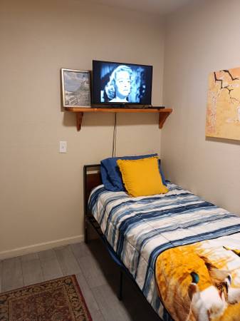 $685 / 1br - Private entrance for you $685 (Oakdale and Modesto)63654929289857122