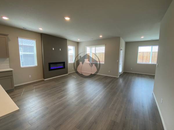 $2,595 / 3br - 1610ft2 - Single Level House- Woodburn Rent Ready (Woodburn)63660428965123121
