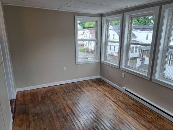 $1,300 / 2br - 1500ft2 - ¡Calefacción Incluida! Amplio Departamento + Calle Tranquila (Somersworth)63656161582595121