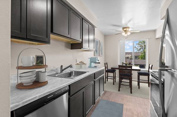 $1,139 / 1br - 900ft2 - Window Coverings, Covered Parking, Cable Ready (27435 Greenfield Road, Southfield, MI)64018943236610122