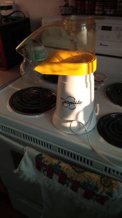 Hot air popcorn popper 1