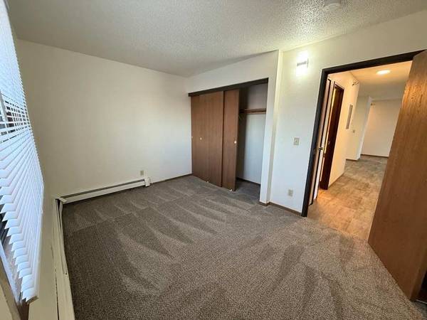 $975 / 1br - 590ft2 - Spacious Floorplans, Microwave, Views (Saint Cloud , Minnesota)63988652755202124