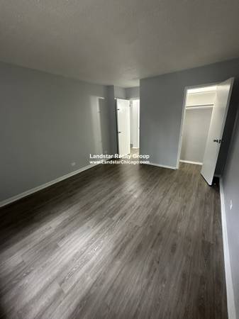 $1,250 / 1br - LAUNDRY ON-SITE!! AVAILABLE NOW (Rogers Park)64041809970178124