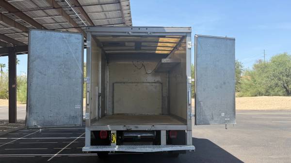 2010 Ford E-350 REG CAB - Photo 5