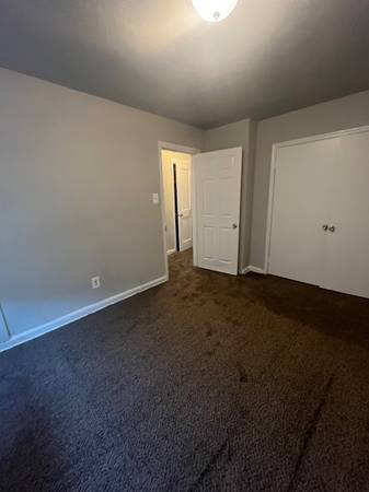 $1,600 / 2br - 2br - Newbury Square Apartments- FREE Utilities ((Hyattsville, MD))63896278009602121